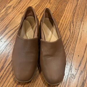 Clarks Women’s Tan Leather Loafers - size 10